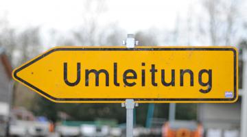 Verkehrszeichen 454 - Umleitungswegweiser (links) (Copyright: Bruno Wansing, Stadt Bocholt)