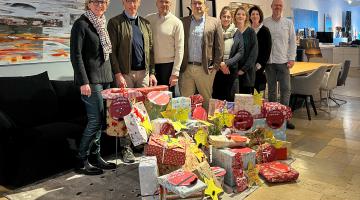Foto 2. Liebevoll verpackte Geschenke mit den Wunschsternen
