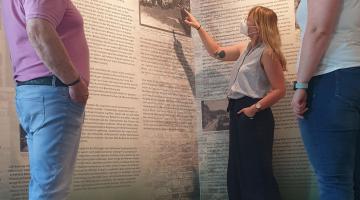 Führung durch die Ausstellung "Menschen leben im Bocholter Stadtwaldlager" (Copyright: Stadtmuseum)