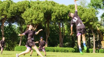 Ultimate Frisbee (Copyright: blackandbrightph)