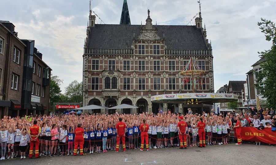  Foto: Start des Schülerlaufes, © Stadtmarketing Bocholt