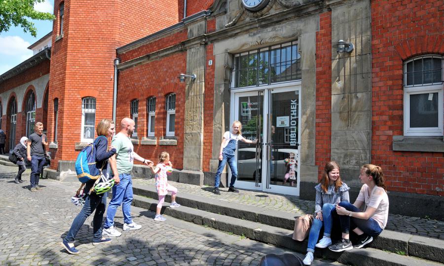 Eingang der Stadtbibliothek Bocholt (Copyright: Foto: Bruno Wansing, Stadt Bocholt)