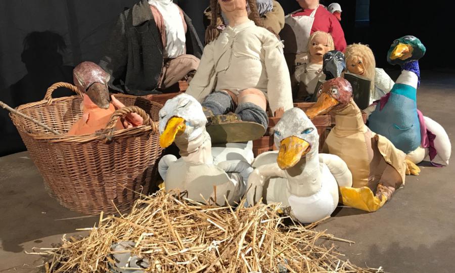 Puppenspiel "Das hässliche Entlein" (Copyright: Henrike de Vries, Stadt Bocholt) Puppenspiel "Das hässliche Entlein" (Copyright: Henrike de Vries, Stadt Bocholt)
