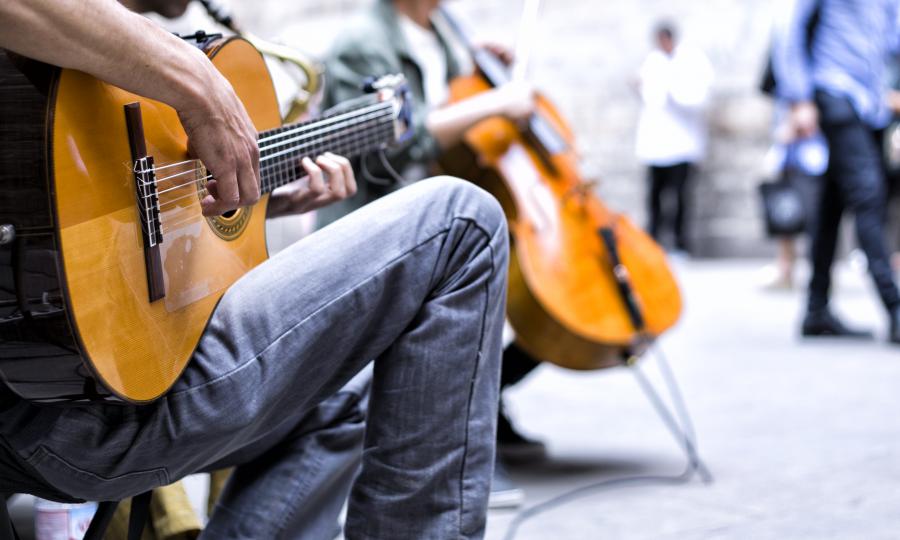 Straßenmusik Stock Musik (Copyright: shutterstock (altan can))