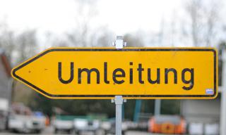 Verkehrszeichen 454 - Umleitungswegweiser (links) (Copyright: Bruno Wansing, Stadt Bocholt)