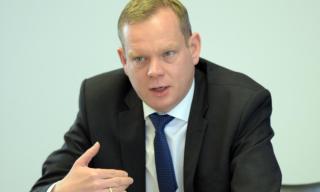 Foto 1: „Landespolitik in Zeiten von Corona“ – darüber gibt Johannes Pöttering von unternehmer nrw ein kurzes Impulsreferat. (Foto: unternehmer nrw)