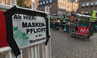 Maskenpflicht Wochenmarkt (Copyright: Bruno Wansing, Stadt Bocholt)