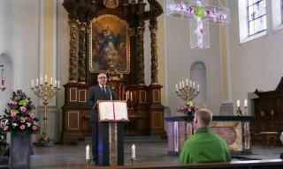 Lichtkreuz Liebe & Tod, Foto: Ludger Hinse